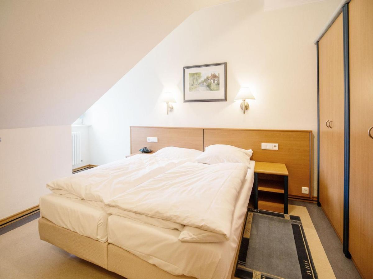Komfort Mit 1 Schlafzimmer Und Balkon Im Dachgeschoss 124 Apartment *